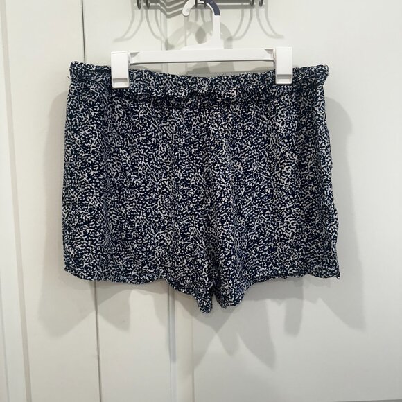 Madewell Drawstring Pull-On Shorts (L) - Picture 3 of 4